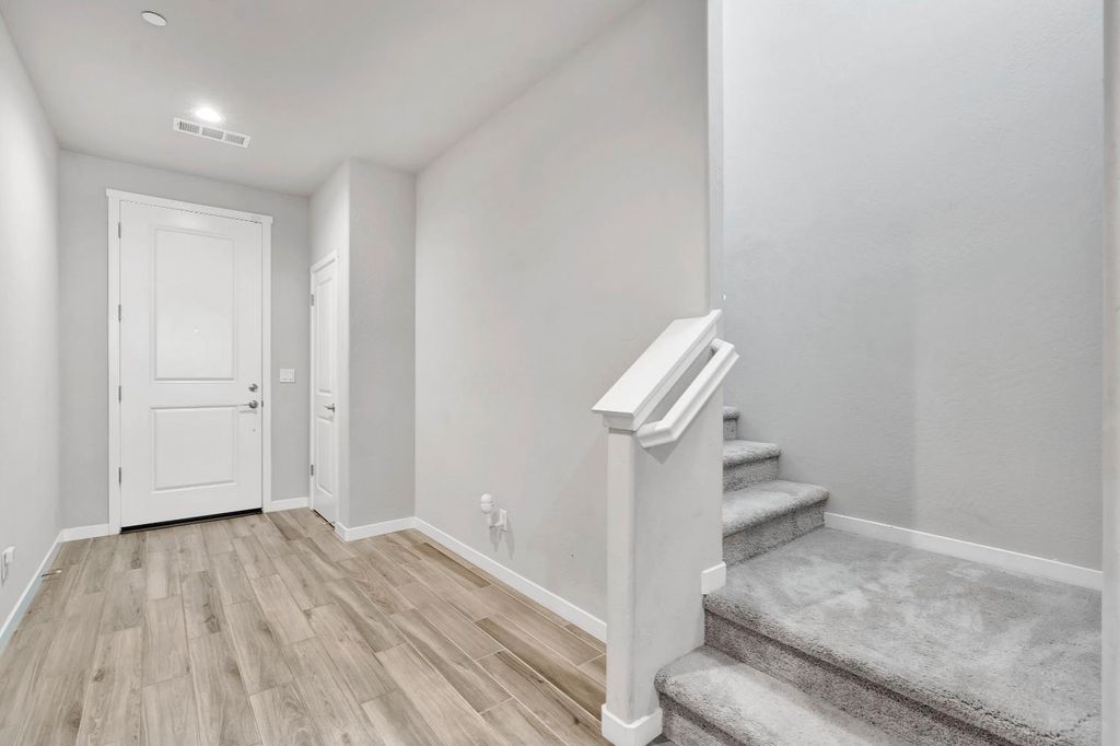 Image 5 of property listing at 3875 Roberts Avenue, Clovis, CA 93619