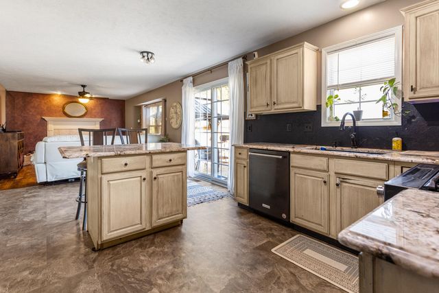 1806 Trails Drive, Urbana, IL 61802