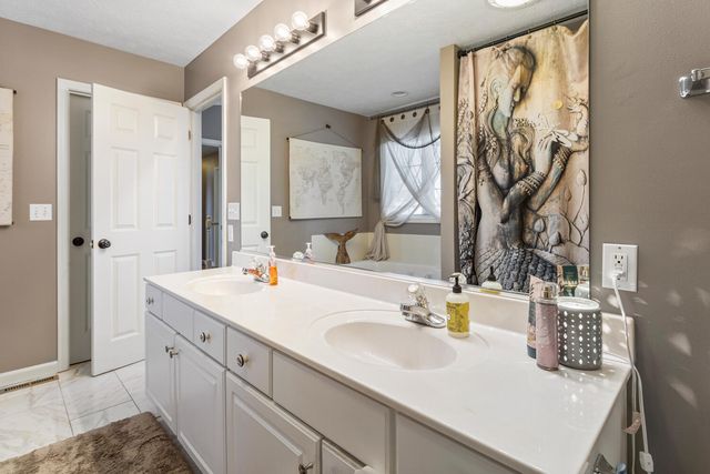 1806 Trails Drive, Urbana, IL 61802