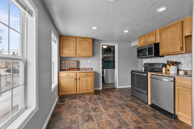 1009 JEFFERSON STREET, Oshkosh, WI 54901