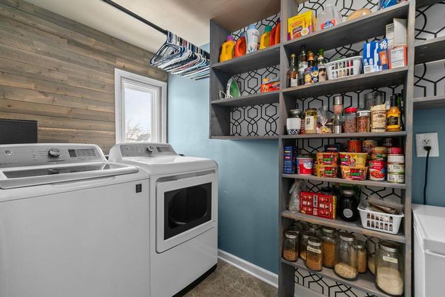 1009 JEFFERSON STREET, Oshkosh, WI 54901