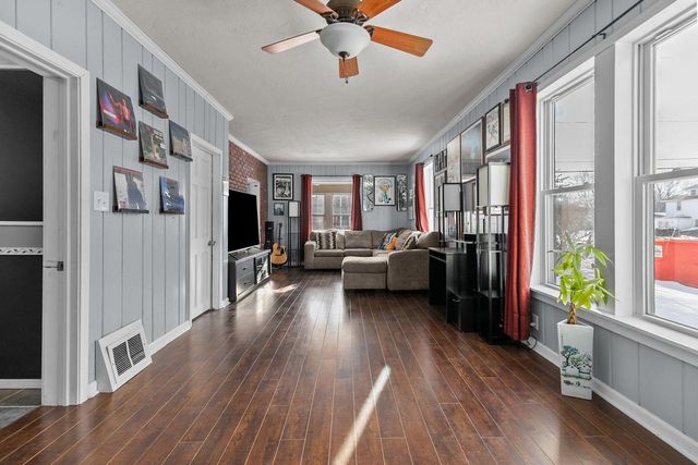 1009 JEFFERSON STREET, Oshkosh, WI 54901