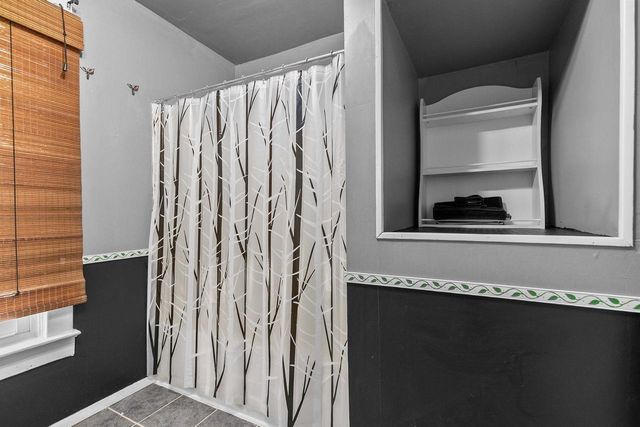 1009 JEFFERSON STREET, Oshkosh, WI 54901