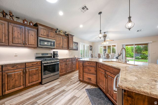 4047 S 890 E, Washington, UT 84780