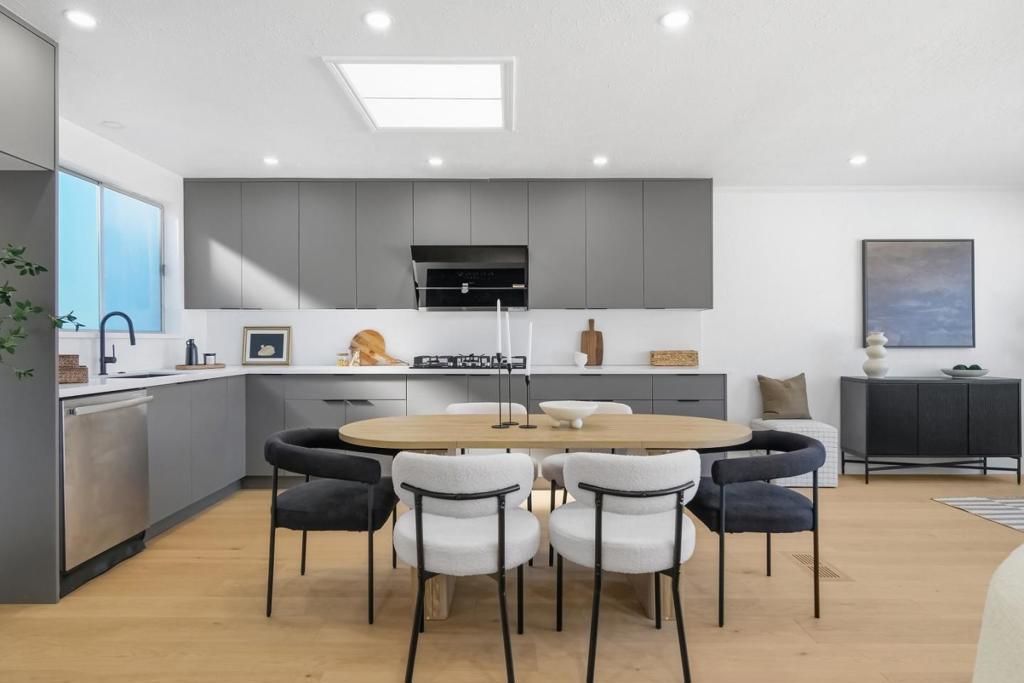 Image 10 of property listing at 550 Holyoke Street, San Francisco, CA 94134