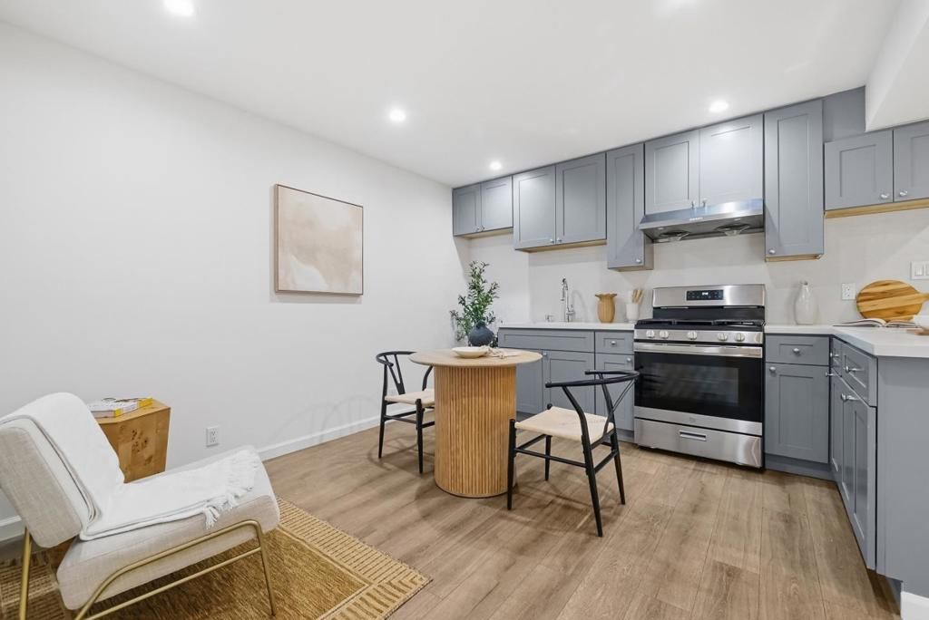 Image 23 of property listing at 550 Holyoke Street, San Francisco, CA 94134