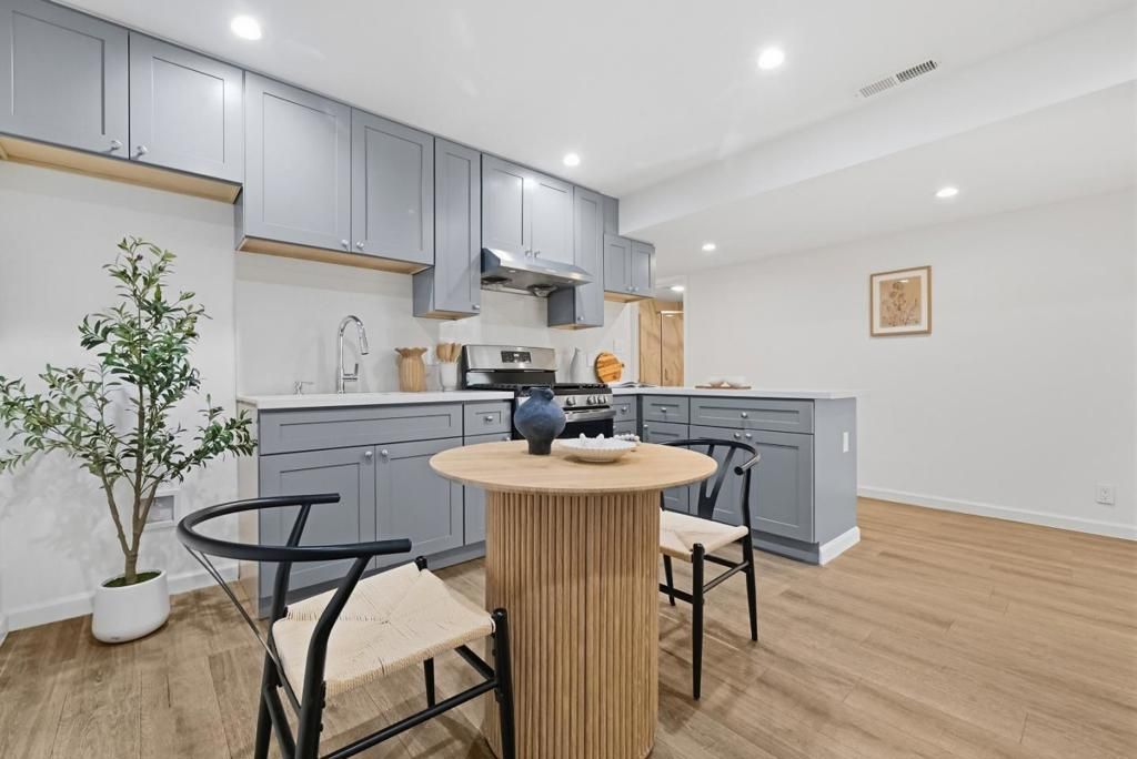 Image 24 of property listing at 550 Holyoke Street, San Francisco, CA 94134