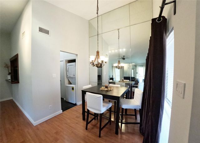 1881 Bering Drive 6, Houston, TX 77057