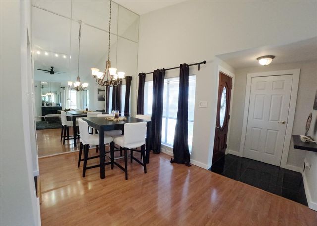 1881 Bering Drive 6, Houston, TX 77057