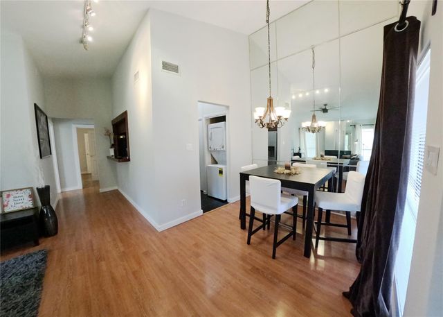 1881 Bering Drive 6, Houston, TX 77057