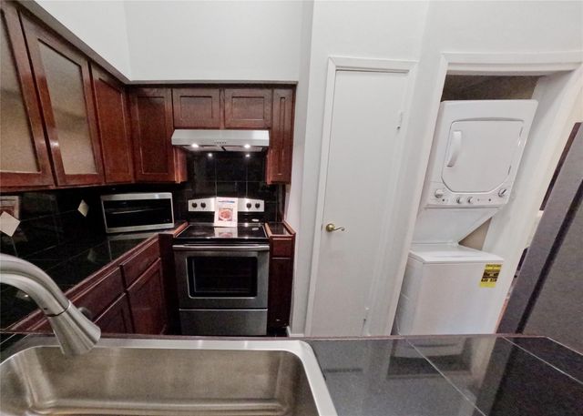 1881 Bering Drive 6, Houston, TX 77057