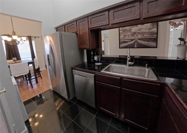 1881 Bering Drive 6, Houston, TX 77057