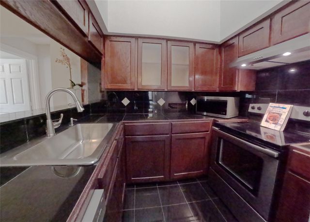 1881 Bering Drive 6, Houston, TX 77057