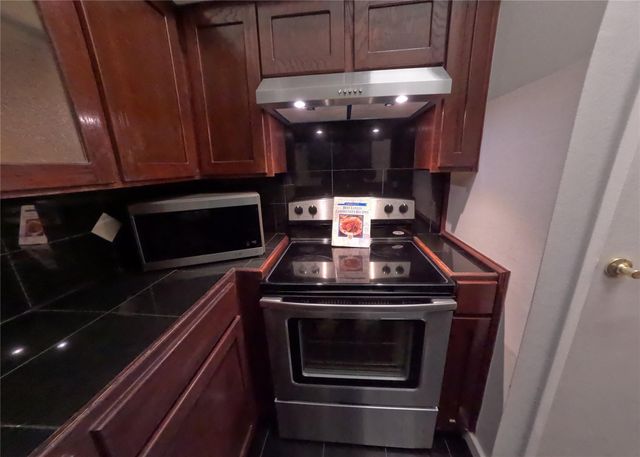 1881 Bering Drive 6, Houston, TX 77057