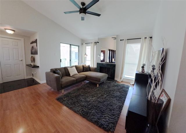 1881 Bering Drive 6, Houston, TX 77057