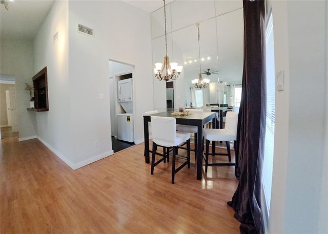 1881 Bering Drive 6, Houston, TX 77057