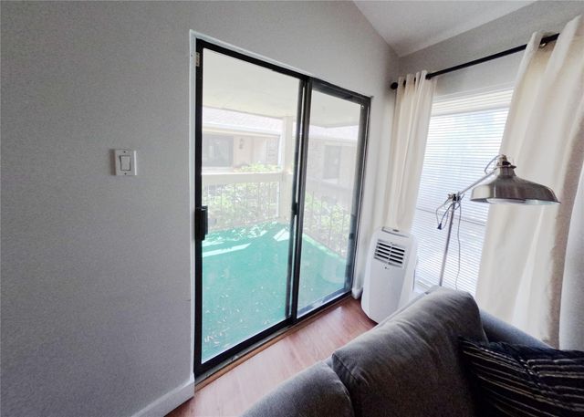 1881 Bering Drive 6, Houston, TX 77057