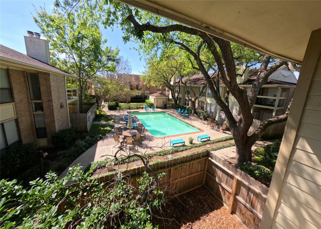 1881 Bering Drive 6, Houston, TX 77057