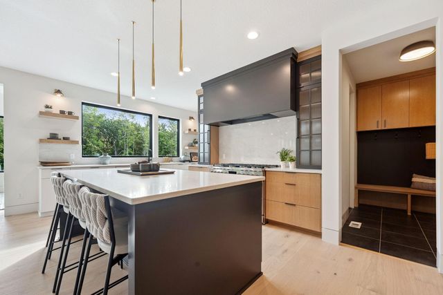 9602 Crestwood Terrace, Eden Prairie, MN 55347