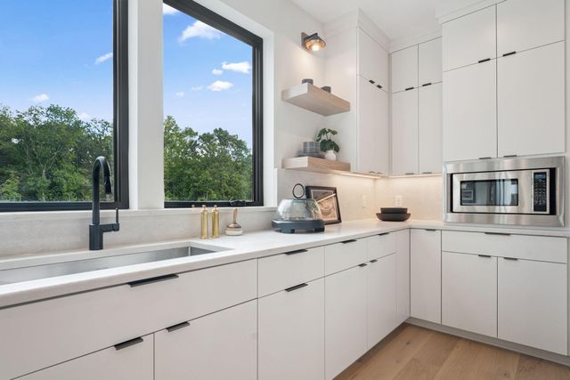 9602 Crestwood Terrace, Eden Prairie, MN 55347