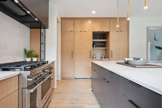 9602 Crestwood Terrace, Eden Prairie, MN 55347