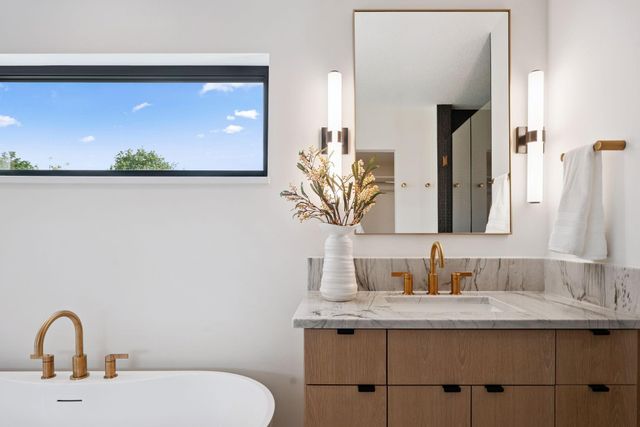 9602 Crestwood Terrace, Eden Prairie, MN 55347