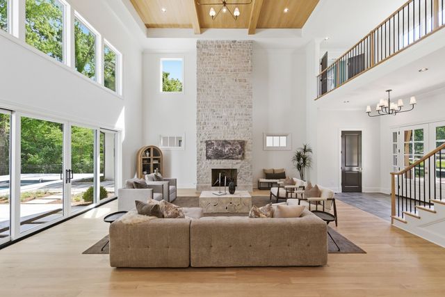 714 Shawnee Dr, Nashville, TN 37205
