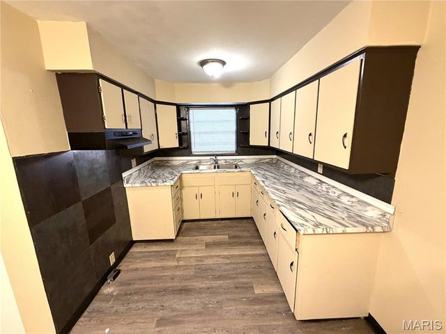 314 W H Street, Belleville, IL 62226