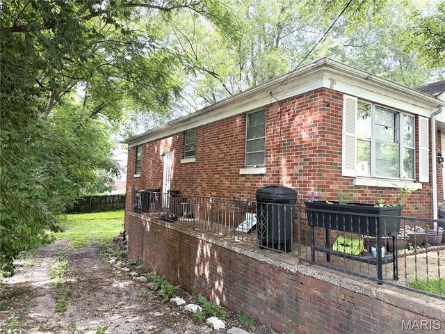 314 W H Street, Belleville, IL 62226