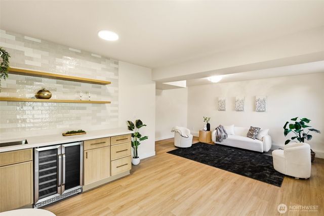 12544 25th Avenue NE, Seattle, WA 98125
