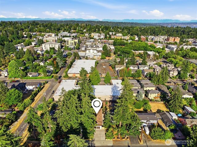 12544 25th Avenue NE, Seattle, WA 98125
