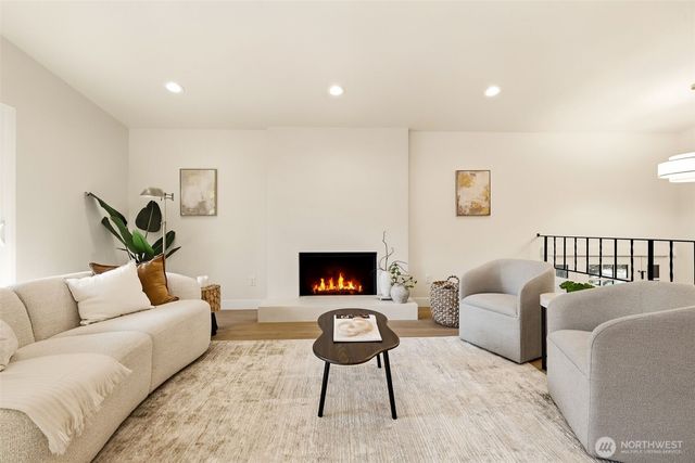 12544 25th Avenue NE, Seattle, WA 98125