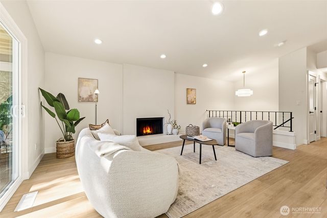 12544 25th Avenue NE, Seattle, WA 98125