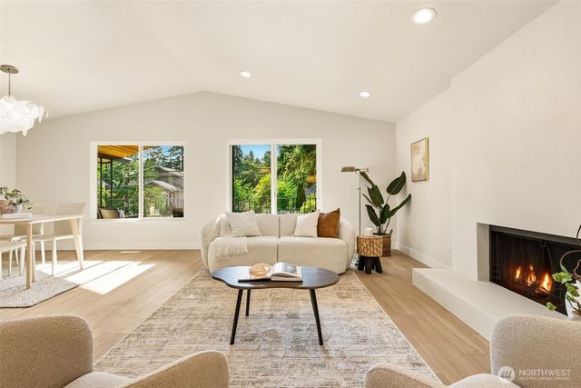 12544 25th Avenue NE, Seattle, WA 98125