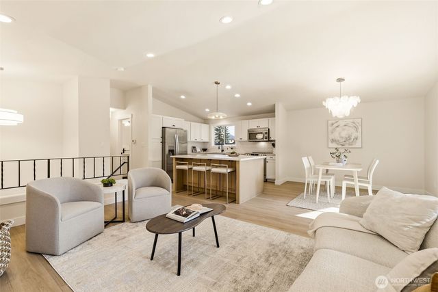 12544 25th Avenue NE, Seattle, WA 98125