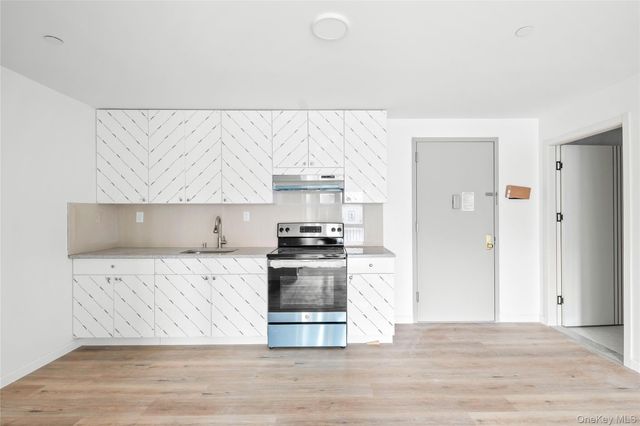 70-40 45 Avenue 7G, Elmhurst, NY 11373