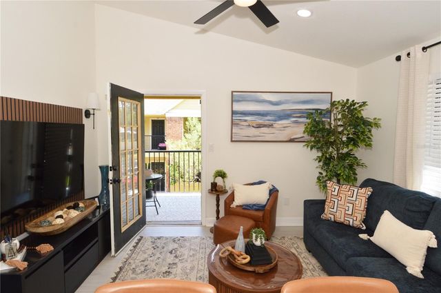 8714 MALLARD RESERVE DRIVE 201, Tampa, FL 33614