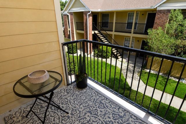 8714 MALLARD RESERVE DRIVE 201, Tampa, FL 33614