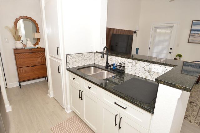 8714 MALLARD RESERVE DRIVE 201, Tampa, FL 33614