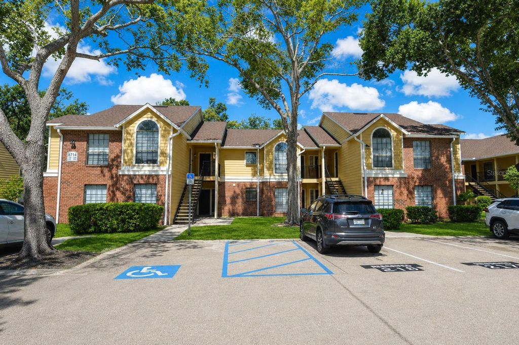8714 MALLARD RESERVE DRIVE 201, Tampa, FL 33614