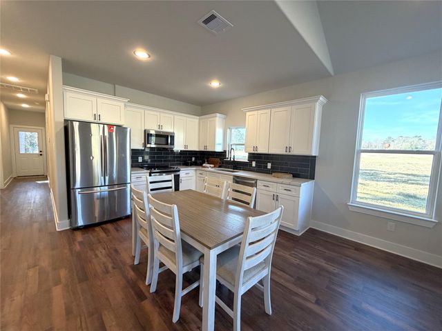 75 Oakridge S, Trinity, TX 75862