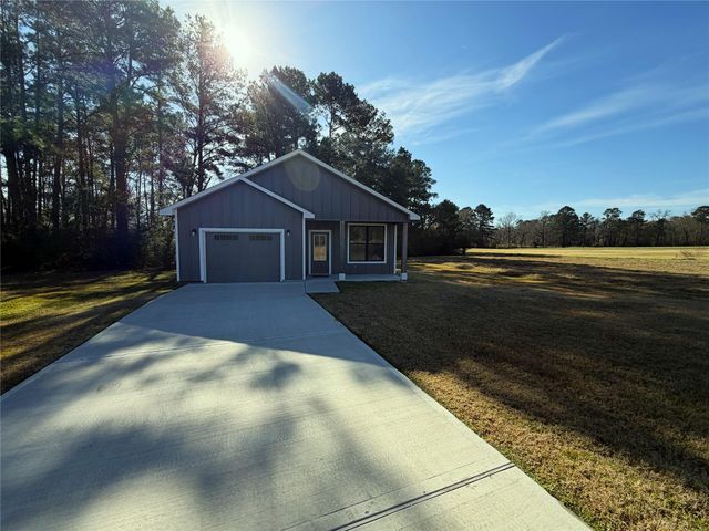 75 Oakridge S, Trinity, TX 75862