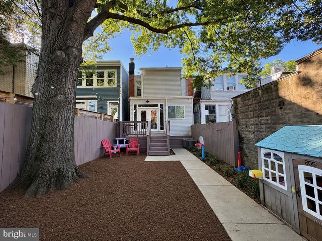 205 ROCK CREEK CHURCH RD NW, Washington, DC 20011
