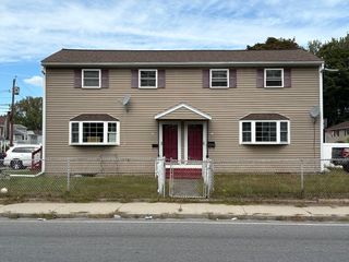 61-63 Pelham St 61, Methuen, MA 01844