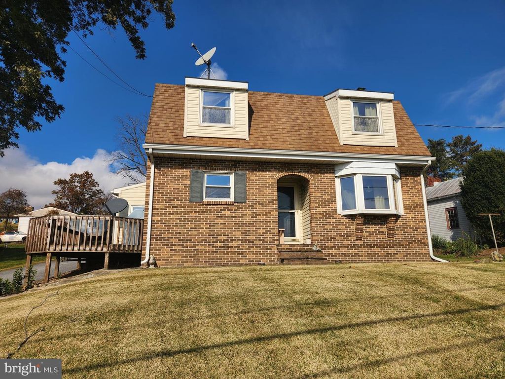 827 DISSTON VIEW DR, Lititz, PA 17543