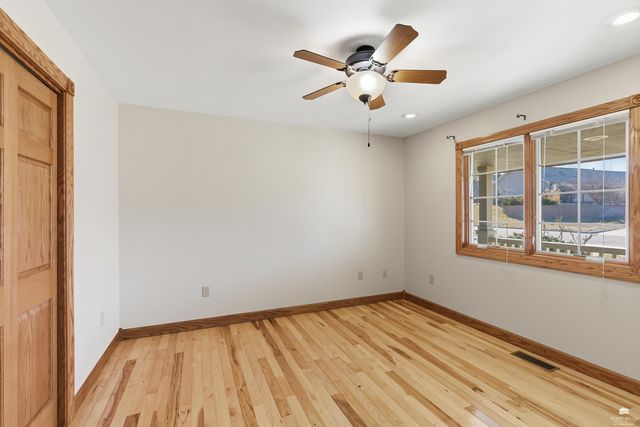 125 Hunter Drive, Manhattan, KS 66503