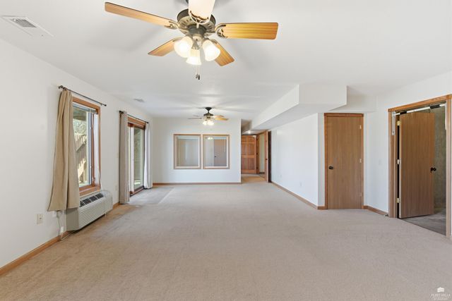 125 Hunter Drive, Manhattan, KS 66503