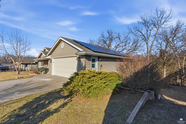 125 Hunter Drive, Manhattan, KS 66503