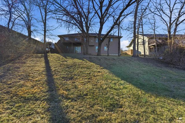 125 Hunter Drive, Manhattan, KS 66503
