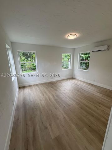 825 S 28th Ave, Hollywood, FL 33020